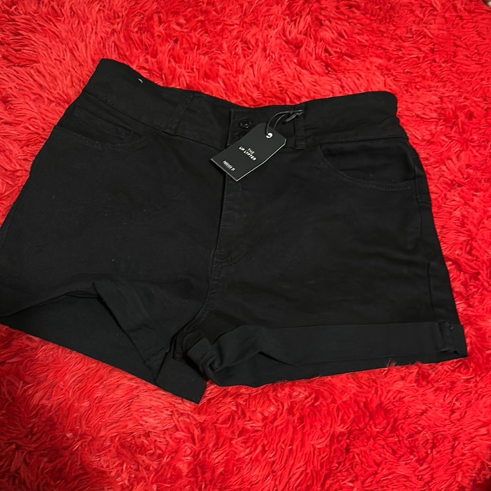 Black Up Lyfter shorts